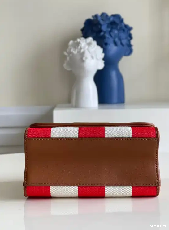 WIS PM TWIST LOUIS VUITTON 0610